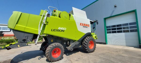 Зърнокомбайн марка CLAAS модел LEXION 660