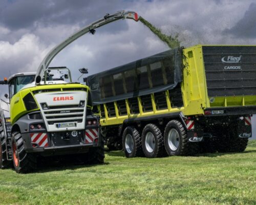 Иновации за CLAAS JAGUAR: V-FLEX нарязващ барабан, нов PICK UP (подбирач) и CSPS анализи на полето