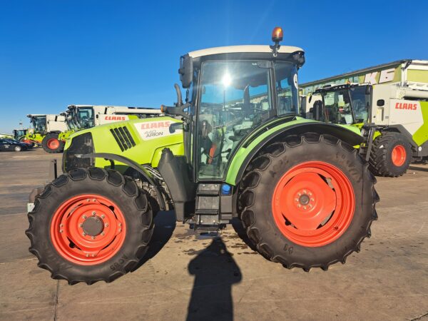 Трактор марка CLAAS модел  ARION 440