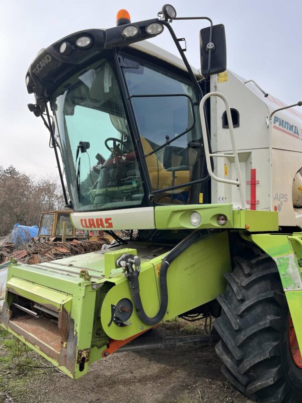 Зърнокомбайн марка CLAAS модел TUCANO 440