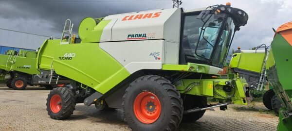Зърнокомбайн марка CLAAS модел TUCANO 440