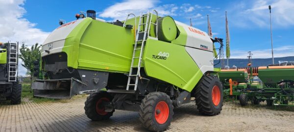 Зърнокомбайн марка CLAAS модел TUCANO 440 - Image 8