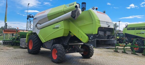 Зърнокомбайн марка CLAAS модел TUCANO 440 - Image 9