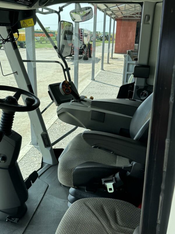 Зърнокомбайн марка CLAAS модел LEXION 670 - Image 5