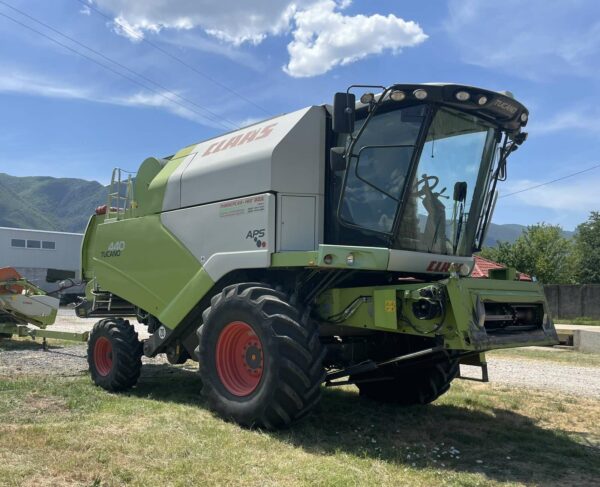 Зърнокомбайн марка CLAAS модел TUCANO 440 - Image 2