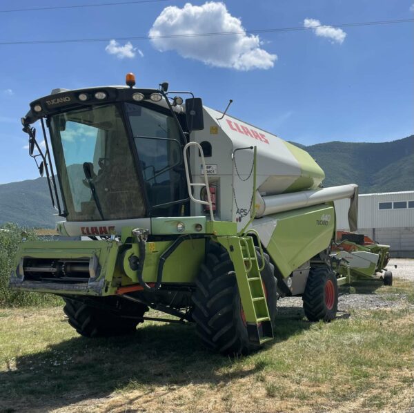 Зърнокомбайн марка CLAAS модел TUCANO 440