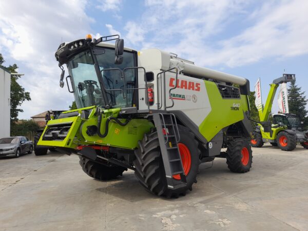 Зърнокомбайн марка CLAAS модел TRION 640 - Image 3