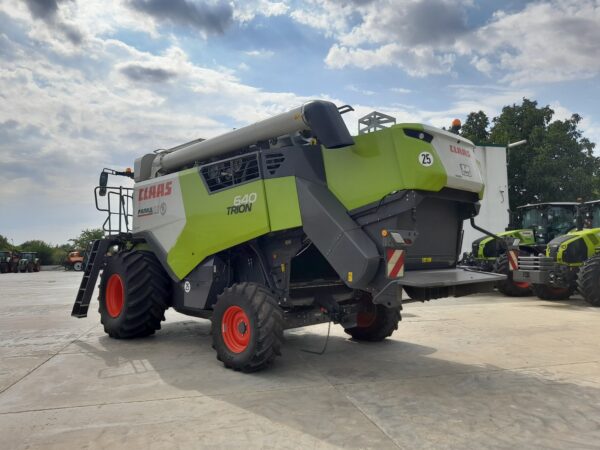Зърнокомбайн марка CLAAS модел TRION 640 - Image 5