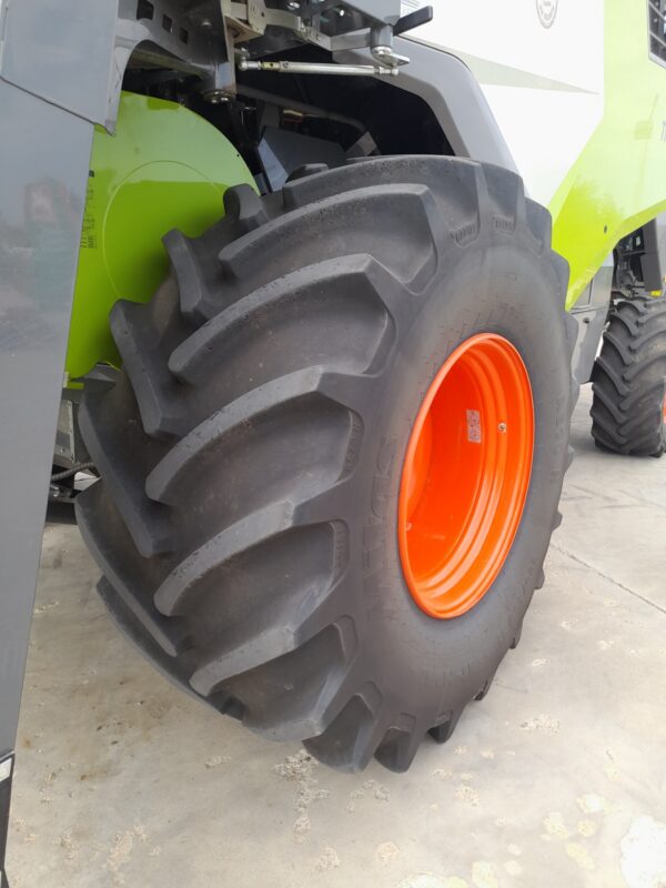 Зърнокомбайн марка CLAAS модел TRION 640 - Image 10