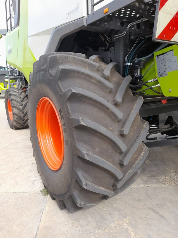 Зърнокомбайн марка CLAAS модел TRION 640 - Image 12