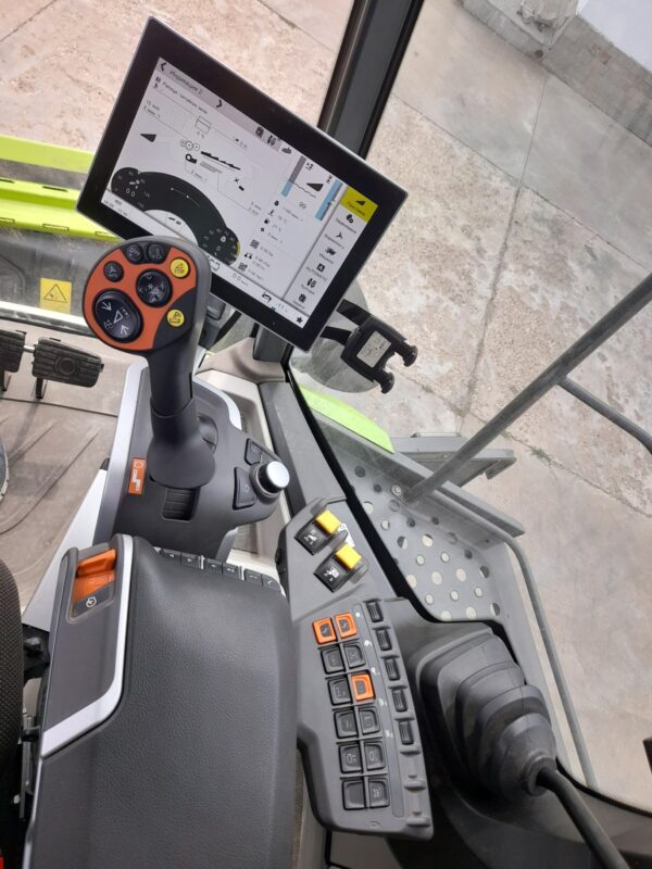 Зърнокомбайн марка CLAAS модел TRION 640 - Image 14