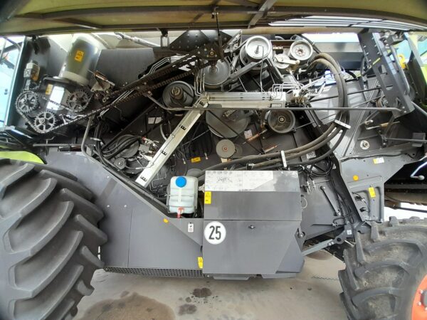 Зърнокомбайн марка CLAAS модел TRION 640 - Image 15