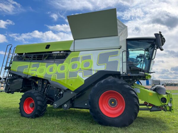 Зърнокомбайн марка CLAAS модел LEXION 6800