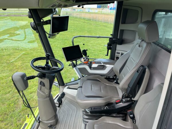 Зърнокомбайн марка CLAAS модел LEXION 6800 - Image 8